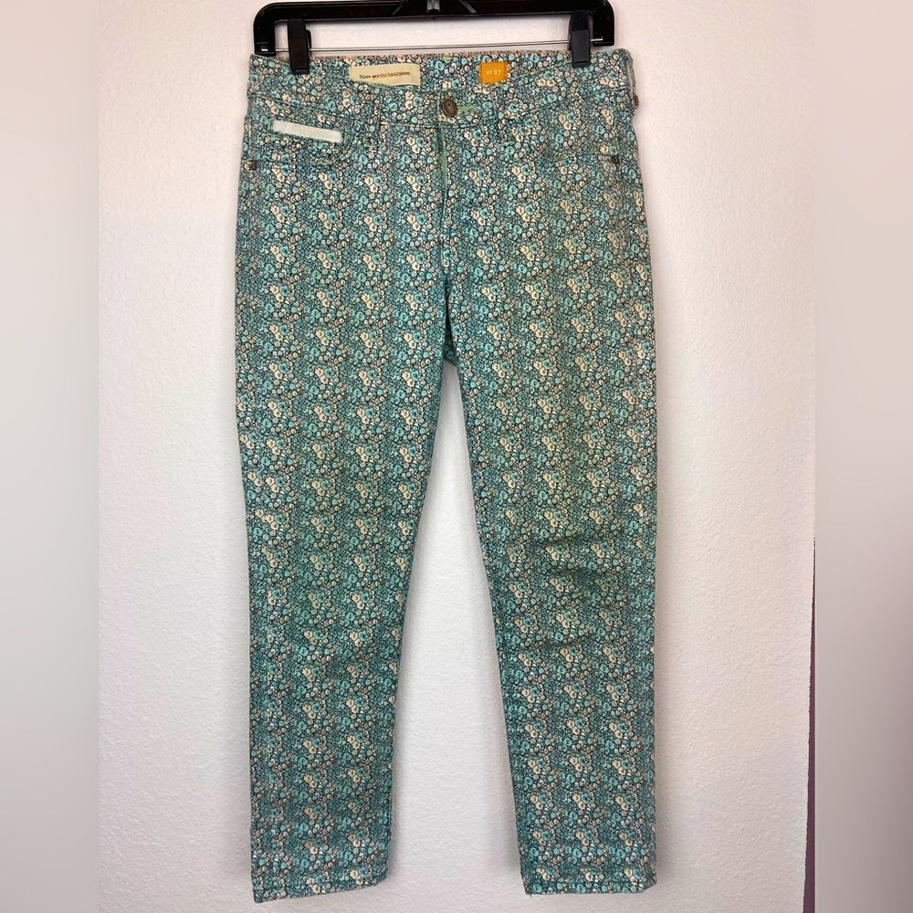 Pilcro & The Letterpress NWOT green and peach tiny floral skinny jeans runs big